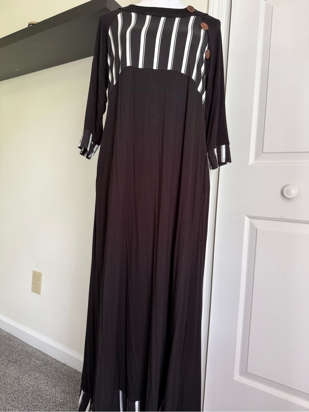 Celeste Black and White Striped butter soft  Maxi Dress sz Medium - Picture 4 of 4